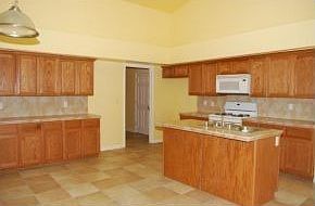 3rd image of 609 Phil Hansen Dr
