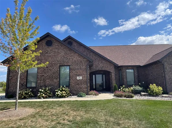 15 Jasons Point, Highland, IL 62249