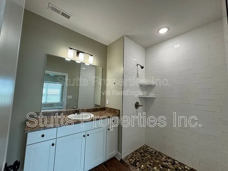 145 Bruin Dr #107 — Photo 9