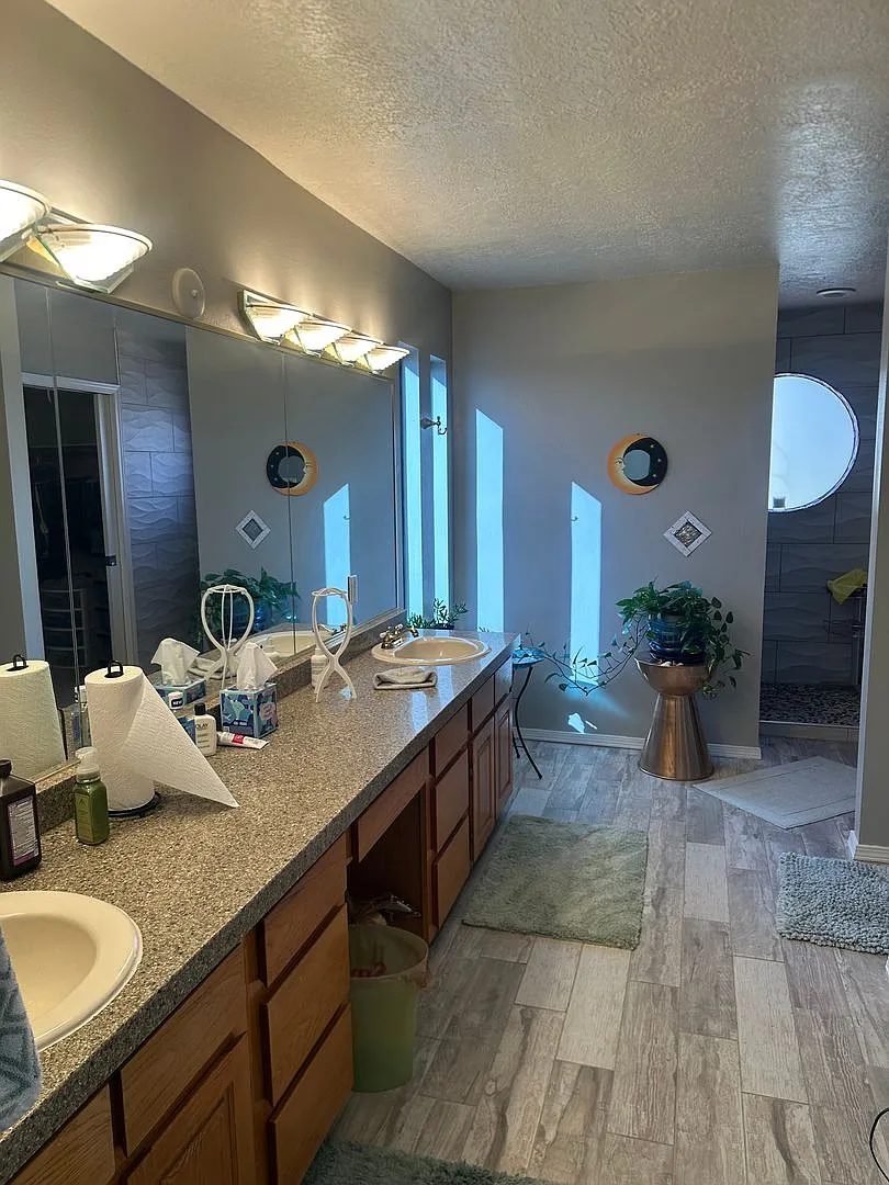 NE Heights 3 bed 2.5 Bath Townhome — Photo 4