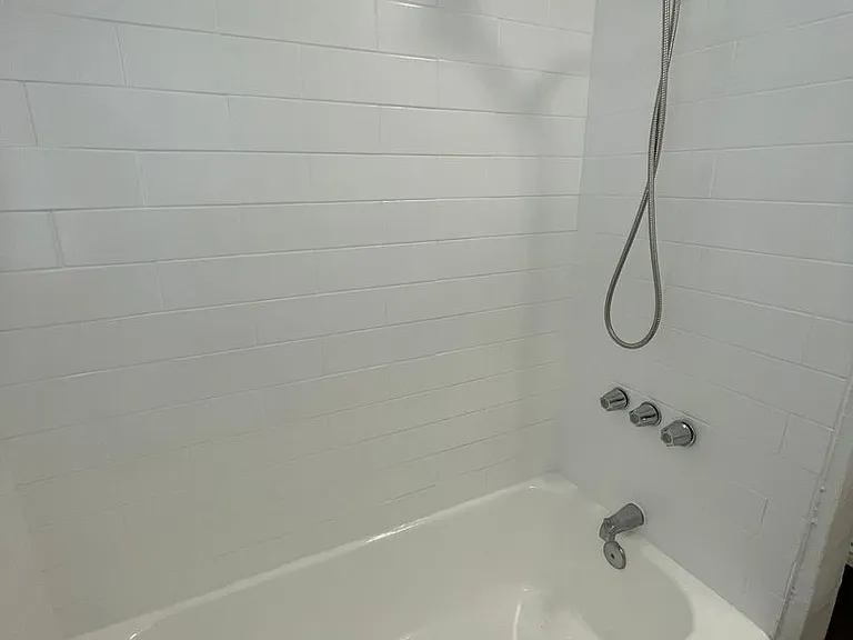 Dixon Delano Apartments — Photo 19