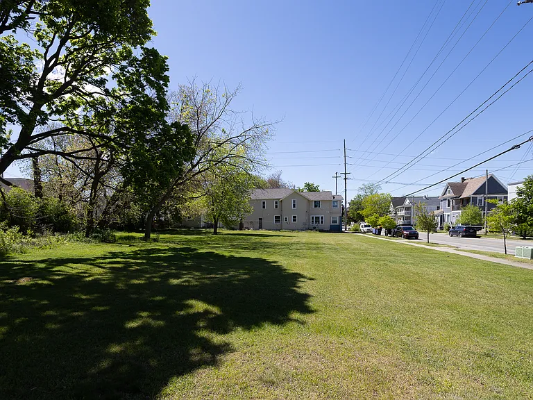 700 Broadway Ave NW #2 — Photo 47