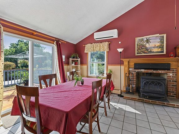 5th image of 515 Prospect St