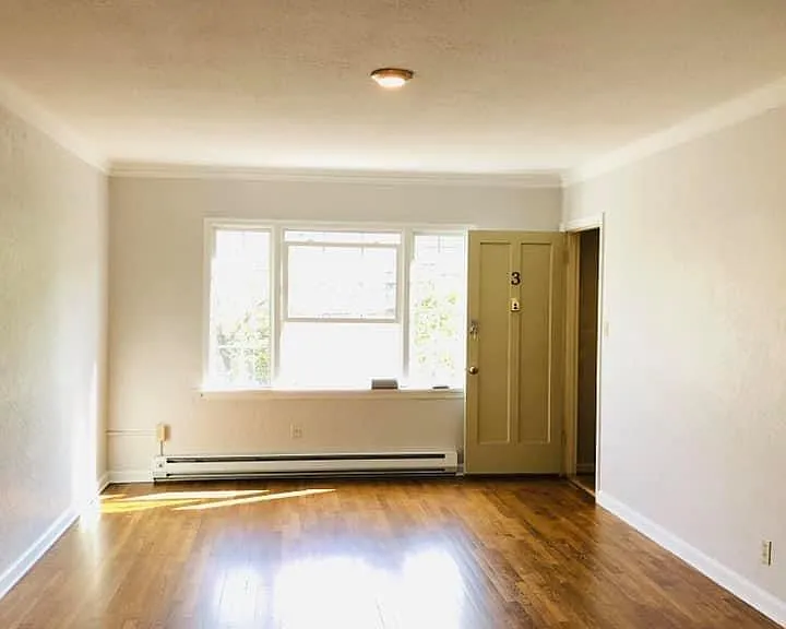 2030 Maple St #3 — Photo 6