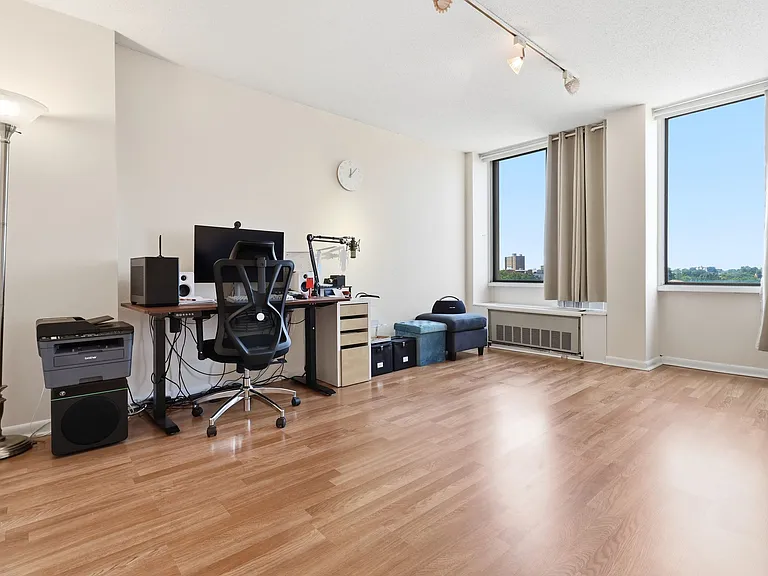 200 Winston Dr #720 — Photo 21