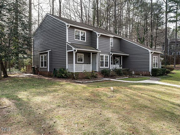 3rd image of 120 Lake Hollow Cir