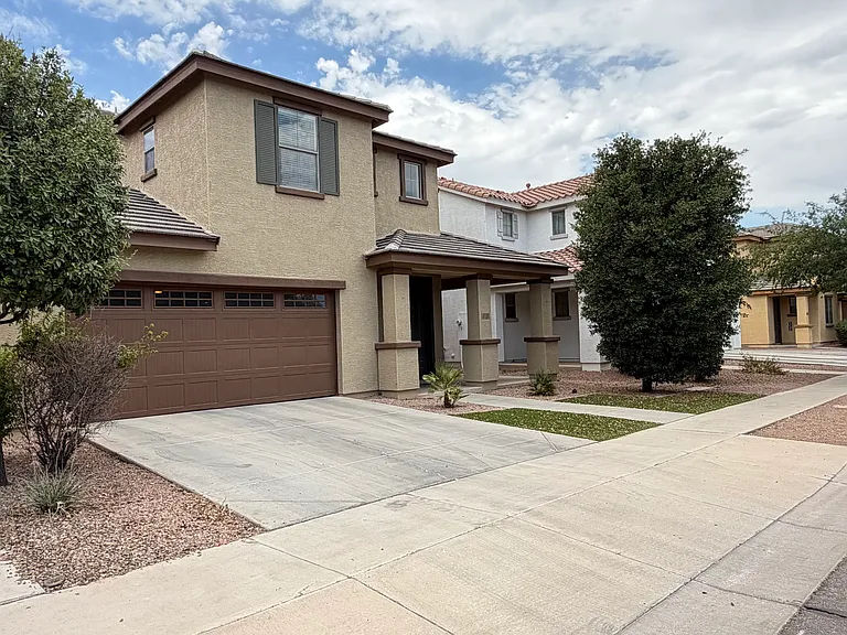 2132 S Martingale Rd — Photo 2