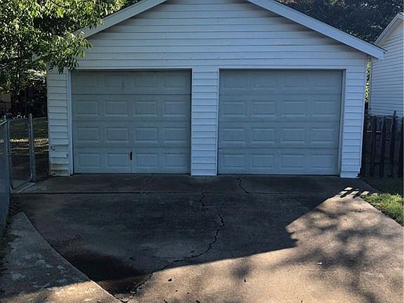 3rd image of 1202 Marlynn St