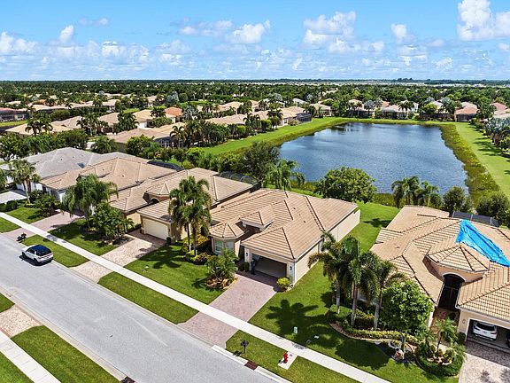 3rd image of 9729 S Dovetree Isle Drive