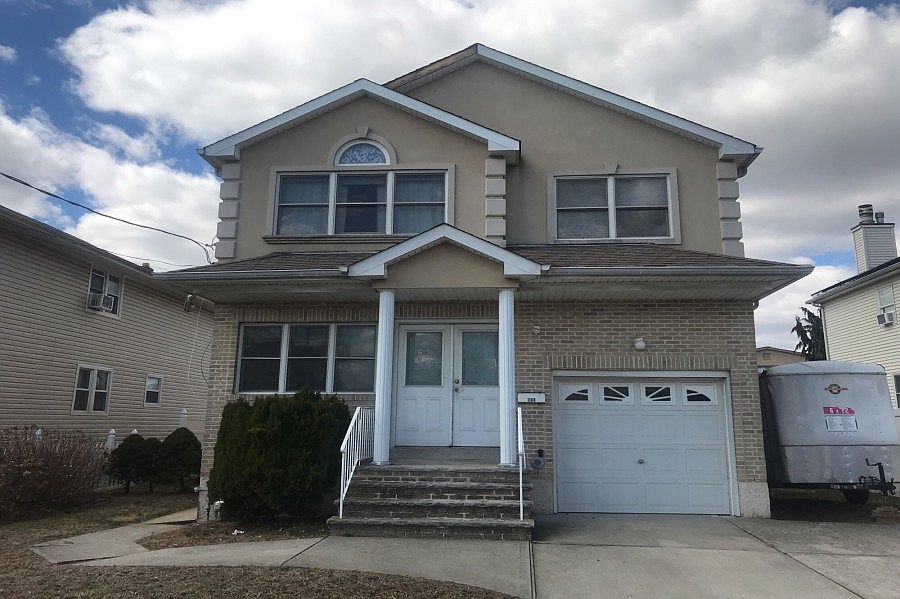 1st image of 308 Clement Ave