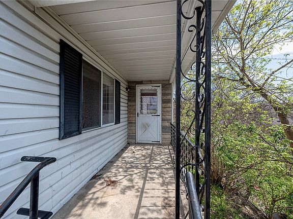5th image of 3819 Grant St #A