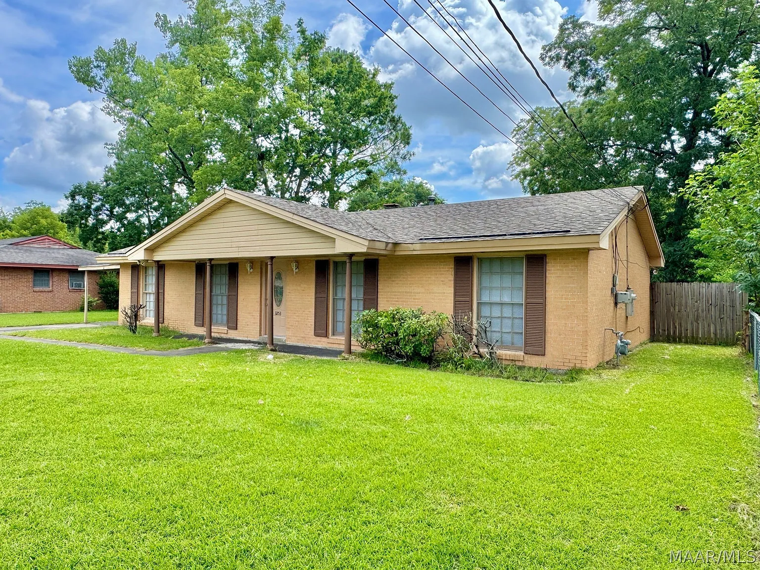 3 bed, 2.0 bath, 1417 sqft, $1,275 — Photo 3
