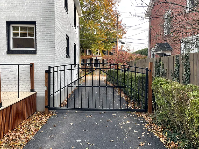 221 Orchard Ln — Photo 27