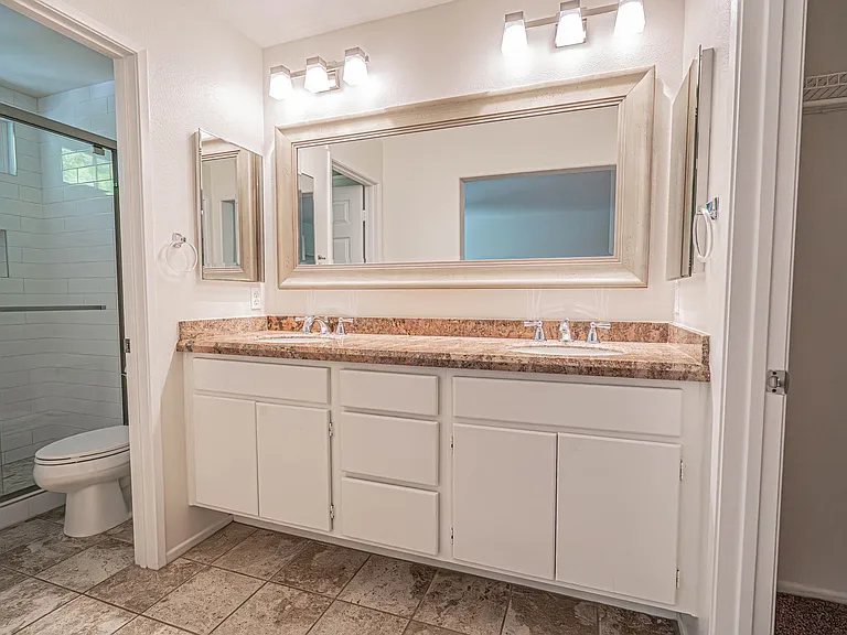 25712 Holiday Cir #D — Photo 15