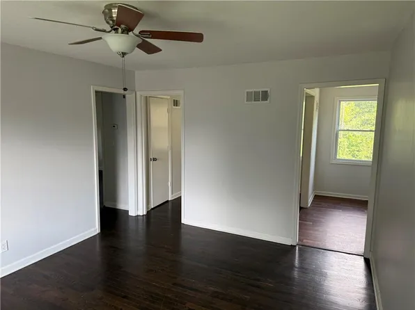 3010 E 61st St, Kansas City, MO 64130