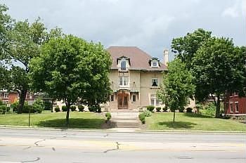 1st image of 20 Woodland Ave