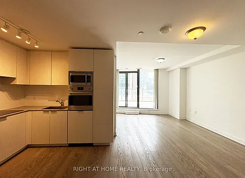 11 Wellesley St W #606 Photo 1
