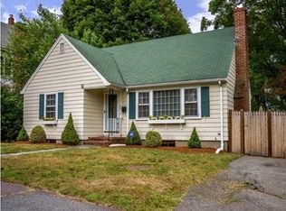 39 Lawrence St, Wakefield, MA 01880