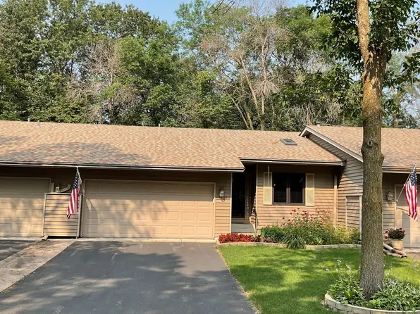 5305 Yorktown Ln N, Plymouth, MN 55442
