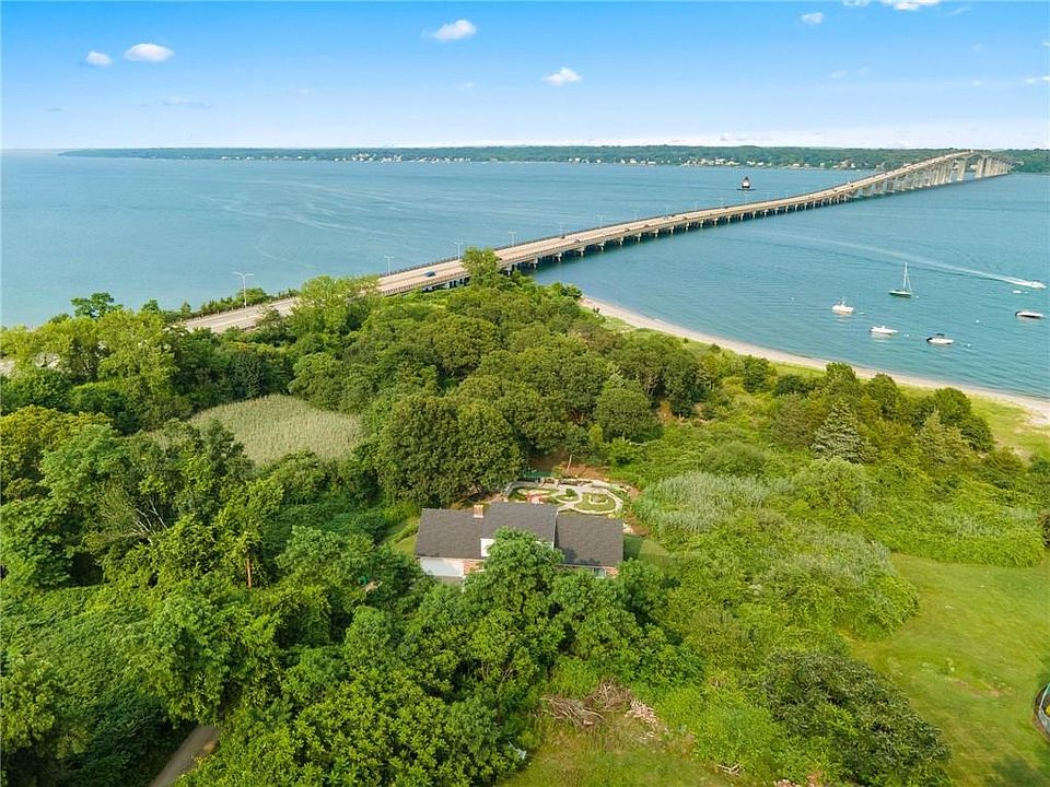 241 Fleetwood Dr, Saunderstown, RI 02874 MLS 1340343 Zillow