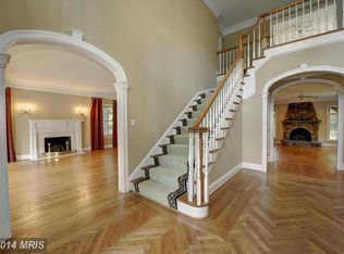 10600 Hannah Farm Rd, Oakton, VA 22124