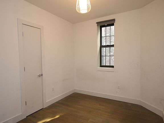 5th image of 319 Knickerbocker Ave APT 4R