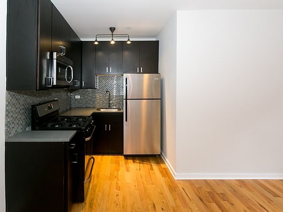 3rd image of 2420 N Kedzie Blvd APT 205