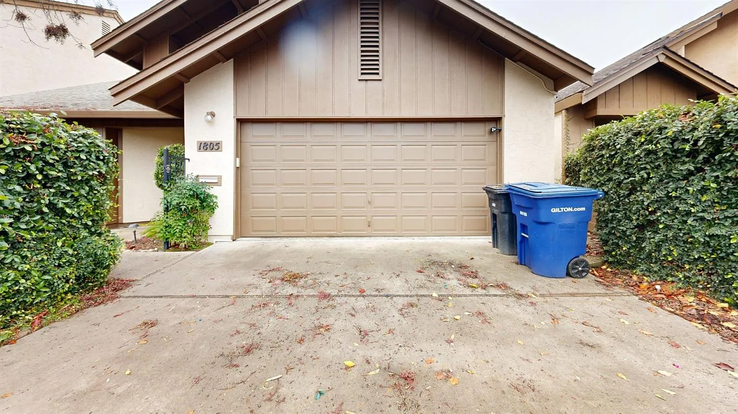 1805 Oak Leaf Dr photo 1
