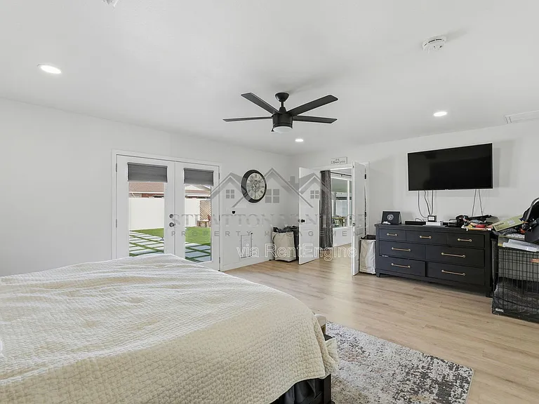 8516 E Lewis Ave — Photo 16