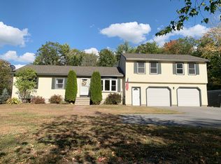 121 Manchester Rd, Steep Falls, ME 04085