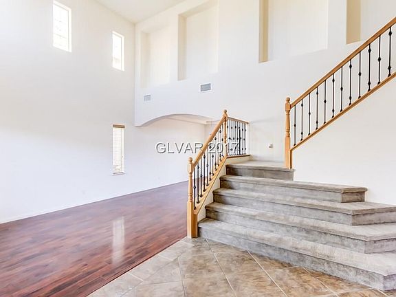 2nd image of 7824 Regency Park St