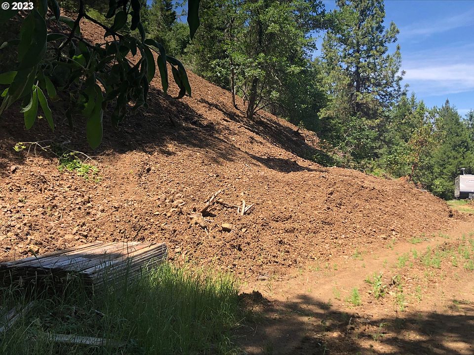 10th image of 1758 SE Strong Ave