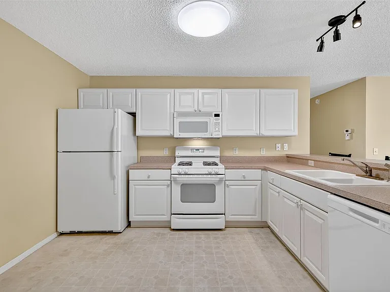 2475 Laurel Bay Ln — Photo 11