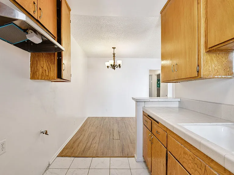 4522 Saint Charles Pl #8 — Photo 7