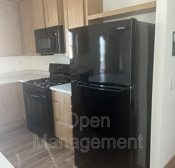 825 1st Ave E #83 — Photo 8