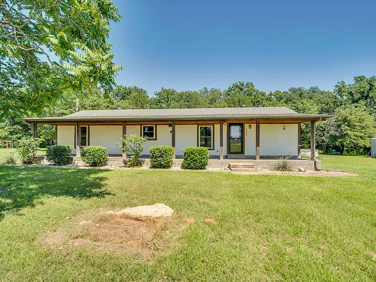5425 County Road 319 — Photo 1
