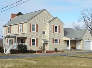903 Mountain Lake Ave, Pearisburg, VA 24134