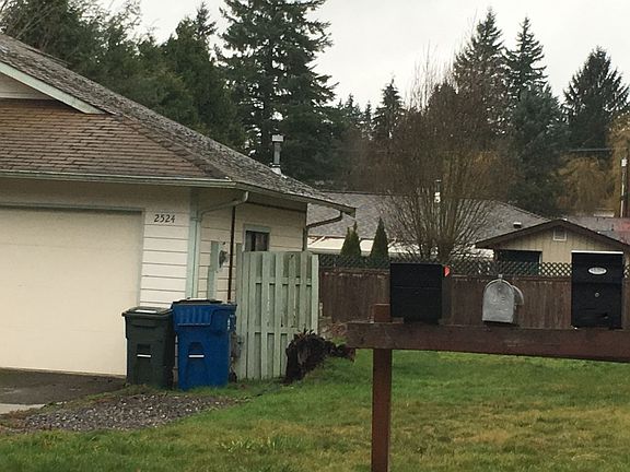 3rd image of 2524 120th Dr NE