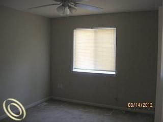 5th image of 2320 Hedge Ave