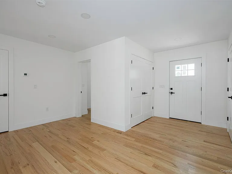 7441 S Broadway — Photo 17