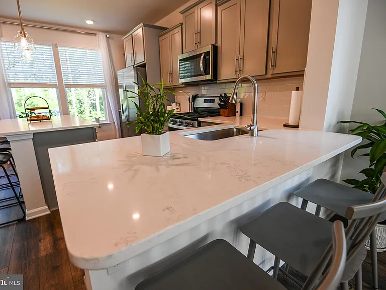 2047 Hinshaw Dr — Photo 19