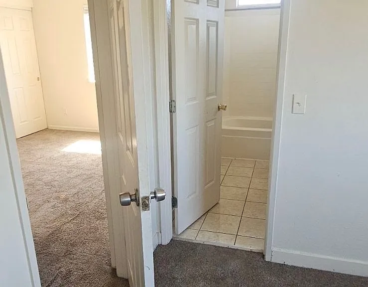 1981 Gordon Verner Cir — Photo 20