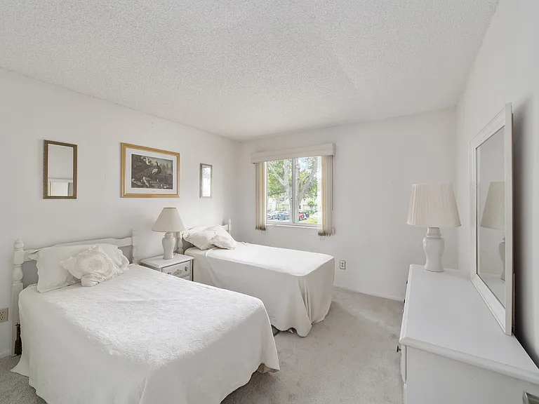 557 Midway #B — Photo 1