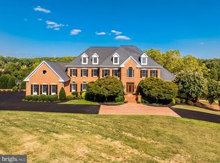 22609 Hillside Cir, Leesburg, VA 20175