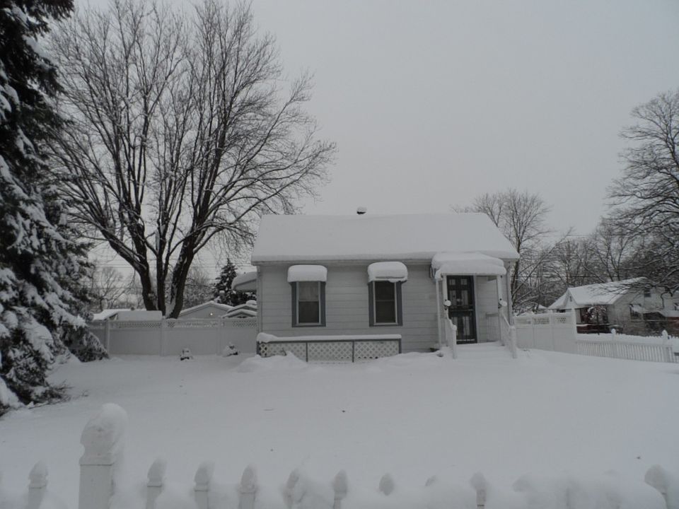 1st image of 1860 N Somerset Ave