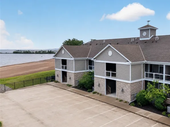 3191 N Beach Towne Ct, Pt Clinton, OH 43452