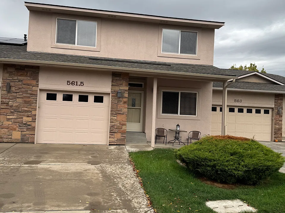 561 1/2 Garden Grove Ct