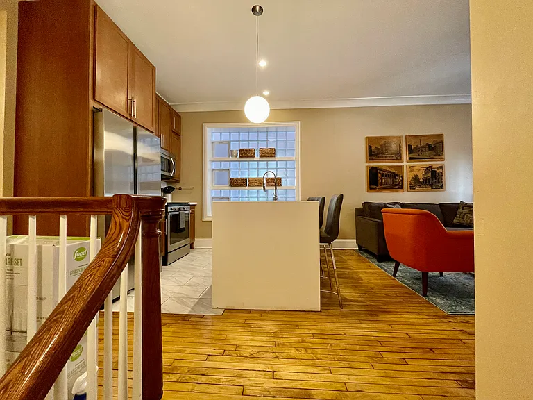 1506 W Polk St #1ZR — Photo 2