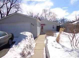 935 Woodlawn Ave, Des Plaines, IL