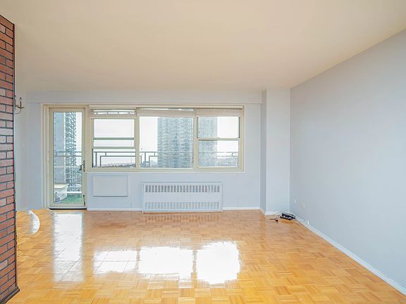 3rd image of 2940 W 5th St APT 15H